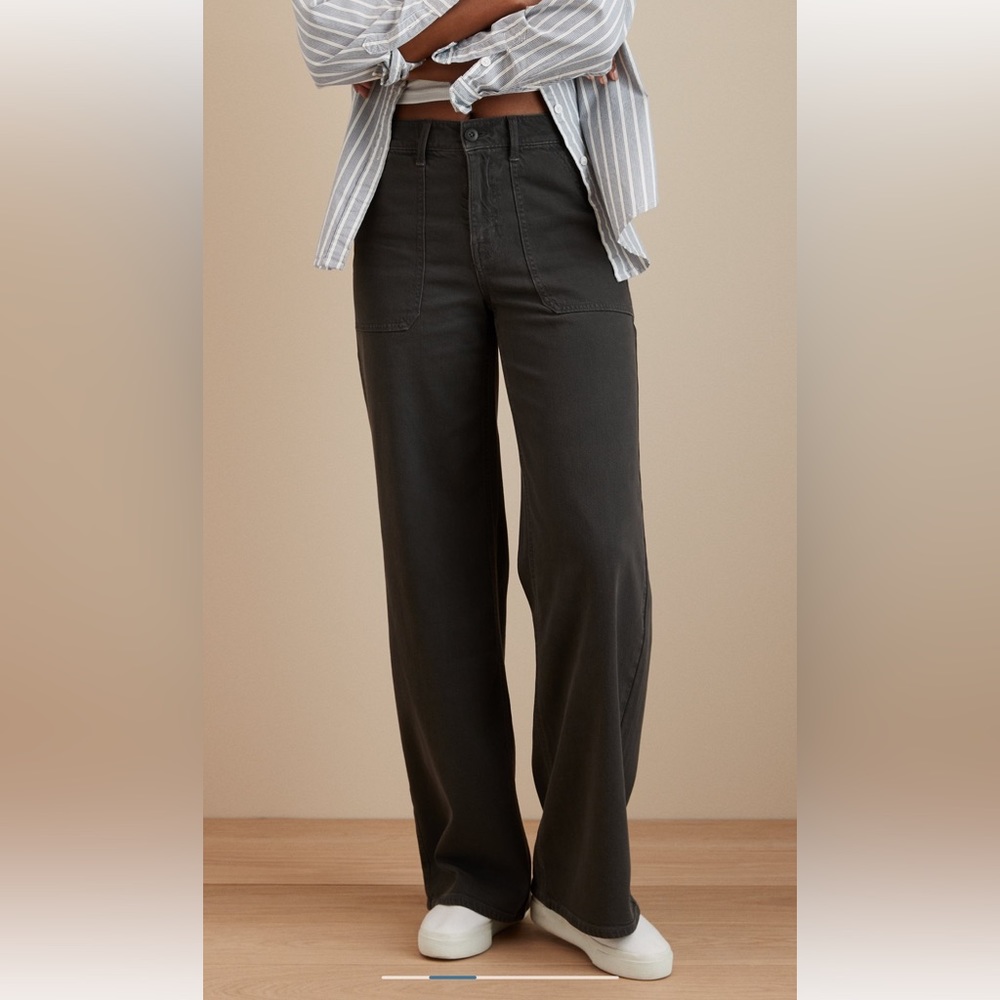 AE Dreamy Drape Stretch Super High-Waisted Baggy, Wide-Leg Pant Size 10